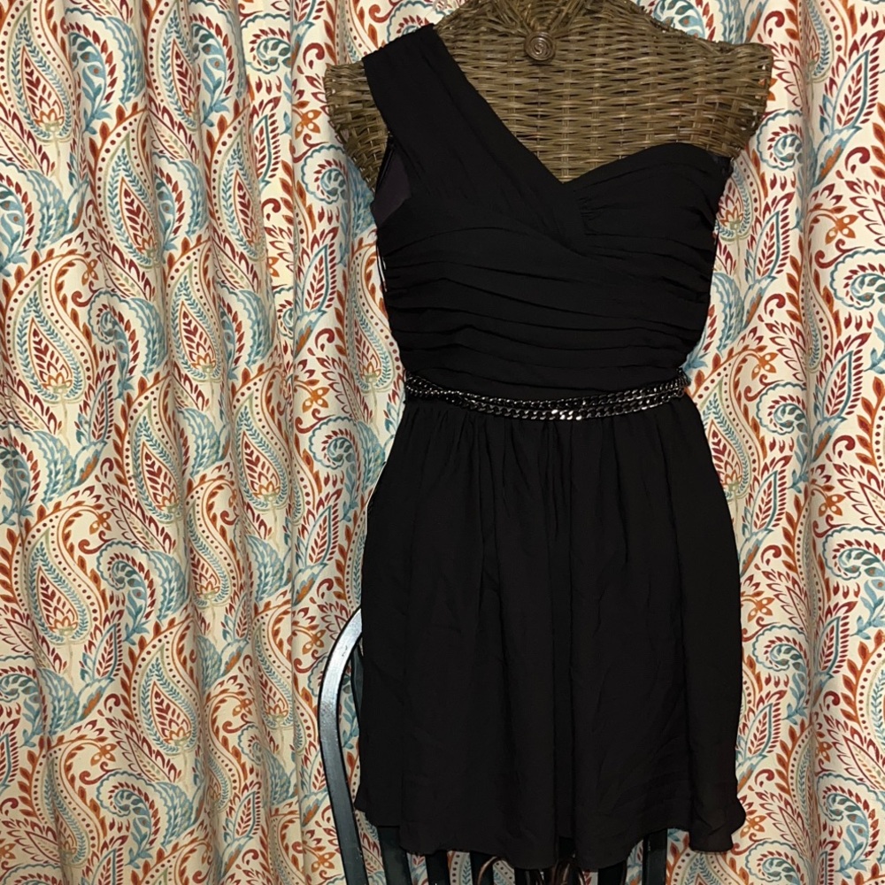 Express Elegant Black One-Shoulder Dress